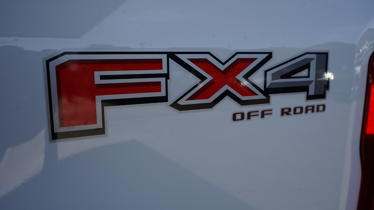 Ford F-250 SD XLT Crew Cab 4WD 2024