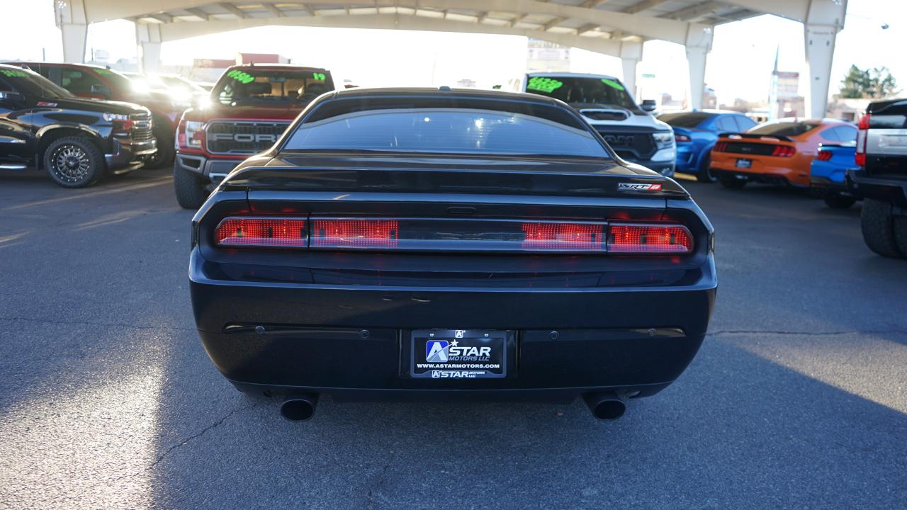 Dodge Challenger SRT8 2013
