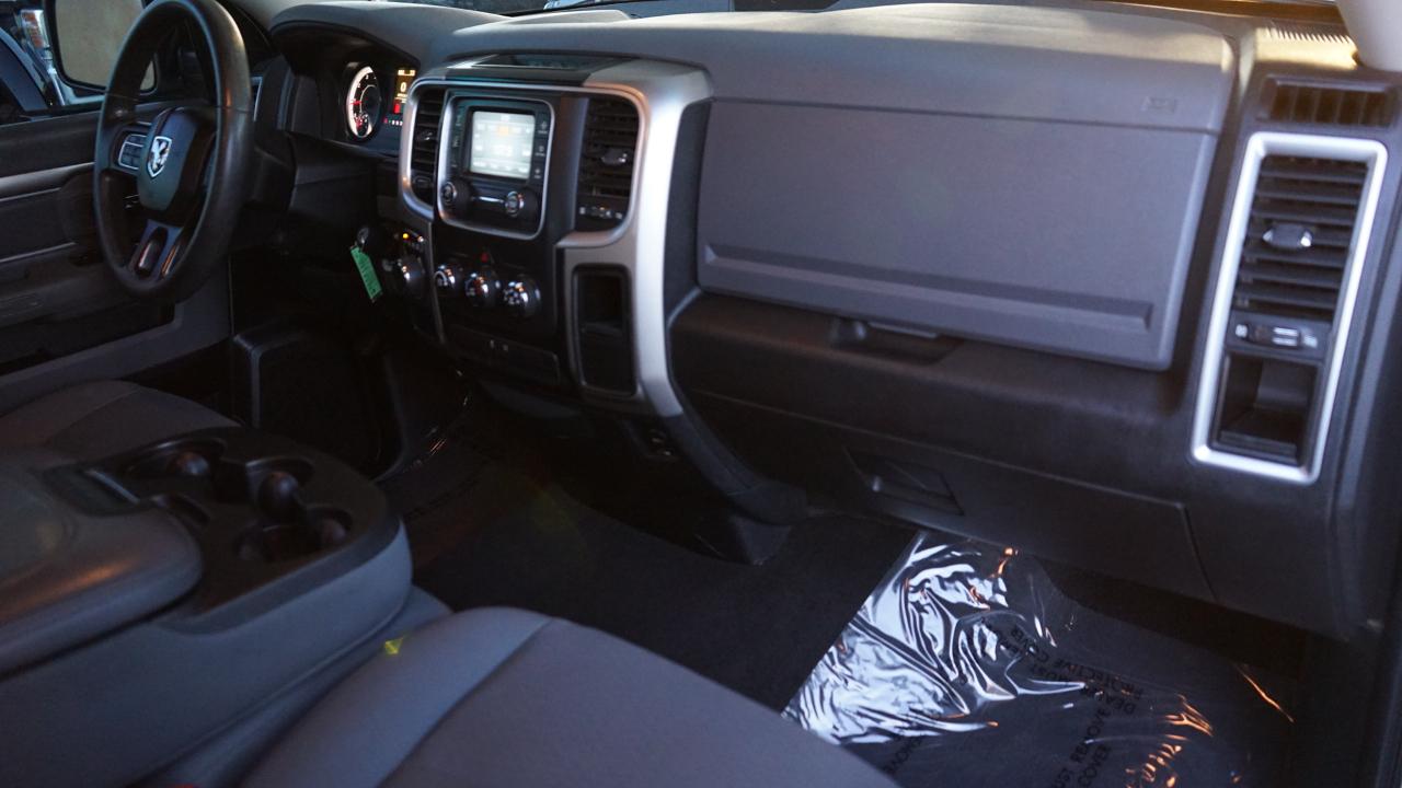 RAM 1500 SLT Quad Cab 2WD 2017