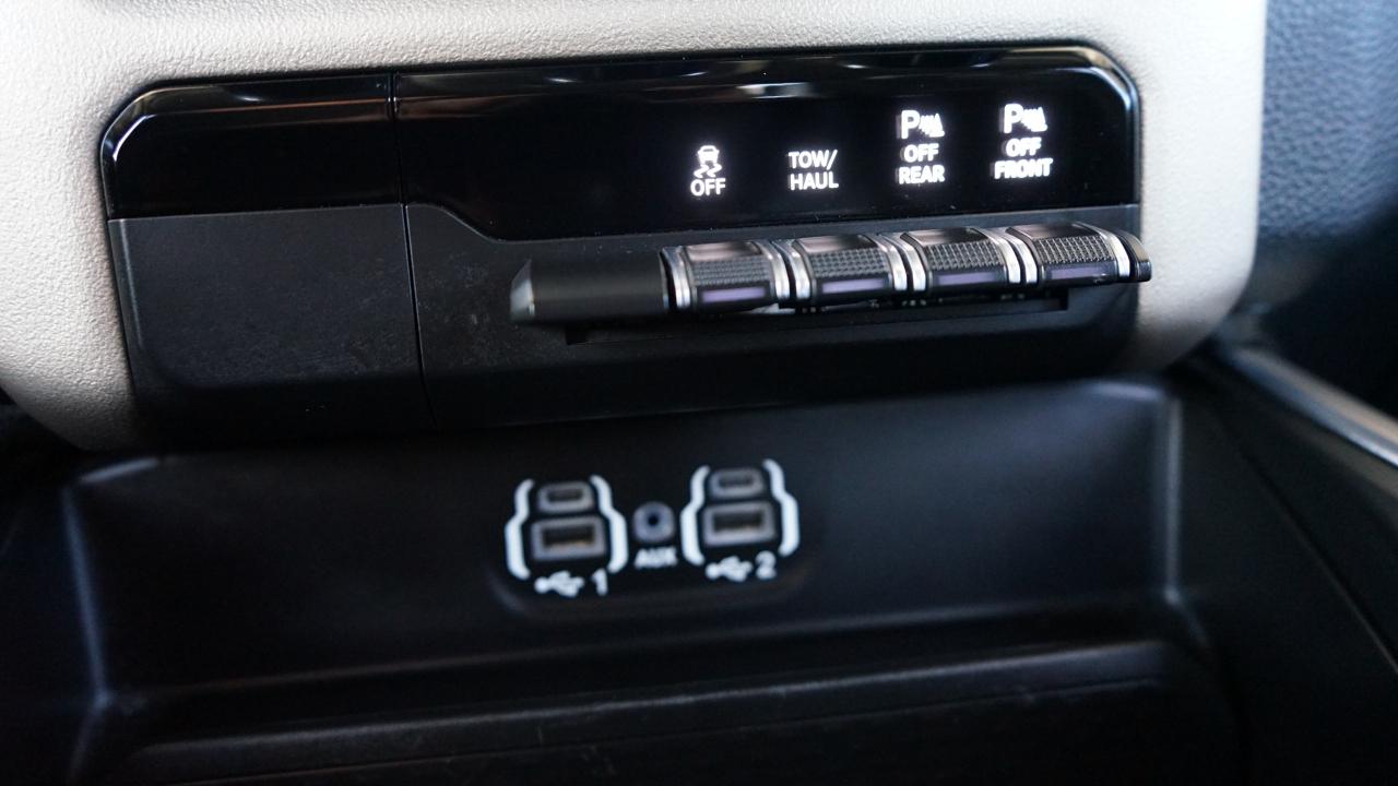 RAM 1500 Laramie Crew Cab SWB 4WD 2022