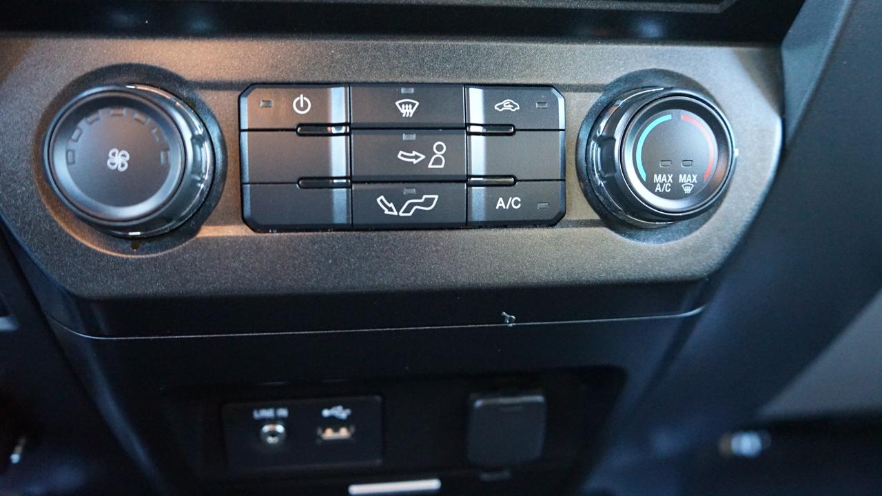 Ford F-150 XL SuperCrew 5.5-ft. Bed 4WD 2015