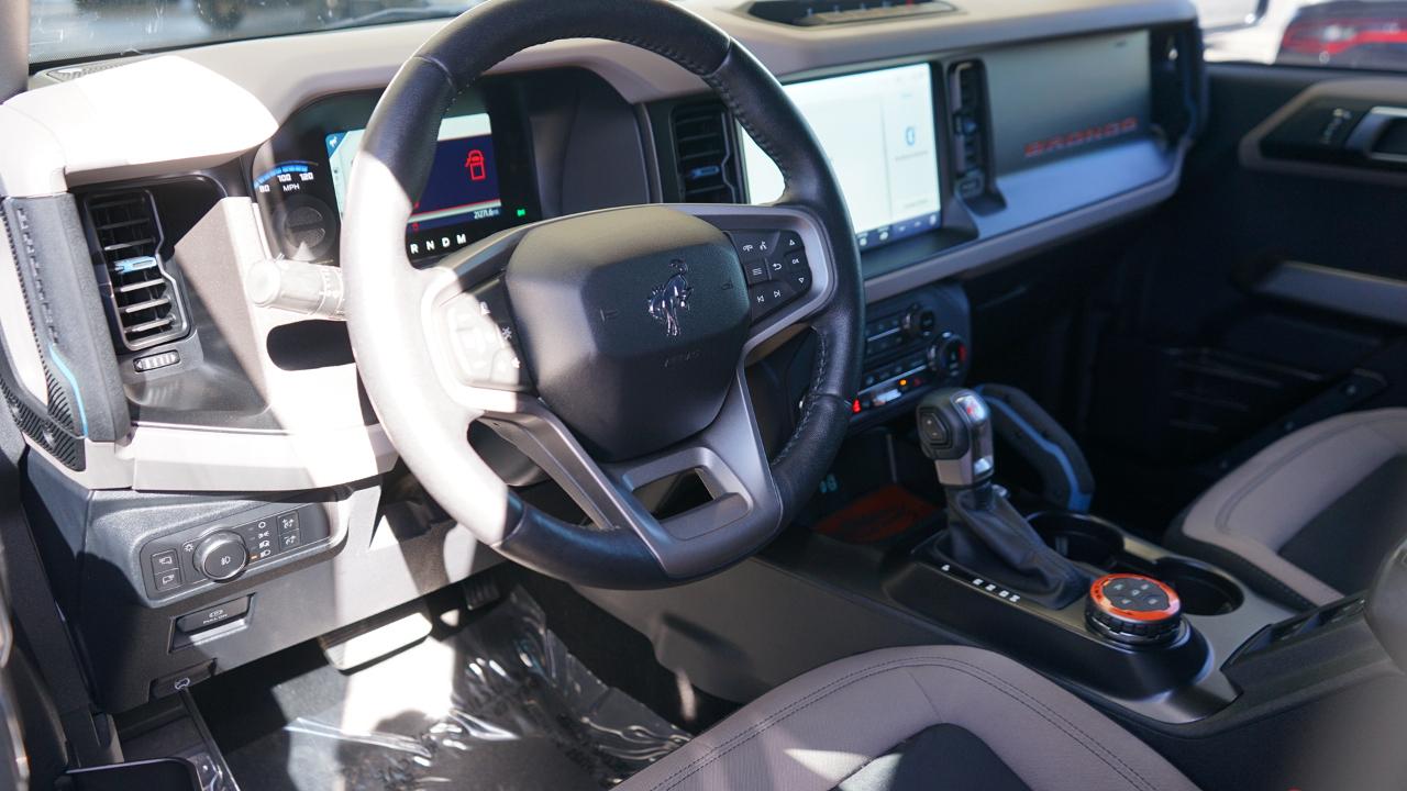 Ford Bronco Base 4-Door w/Advanced 2022