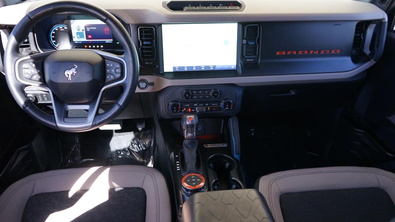 Ford Bronco Base 4-Door w/Advanced 2022