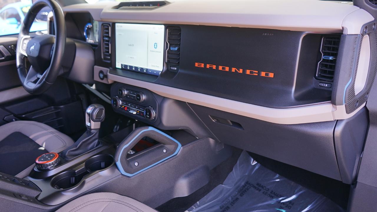 Ford Bronco Base 4-Door w/Advanced 2022