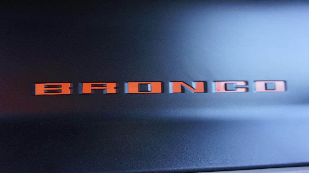 Ford Bronco Base 4-Door w/Advanced 2022