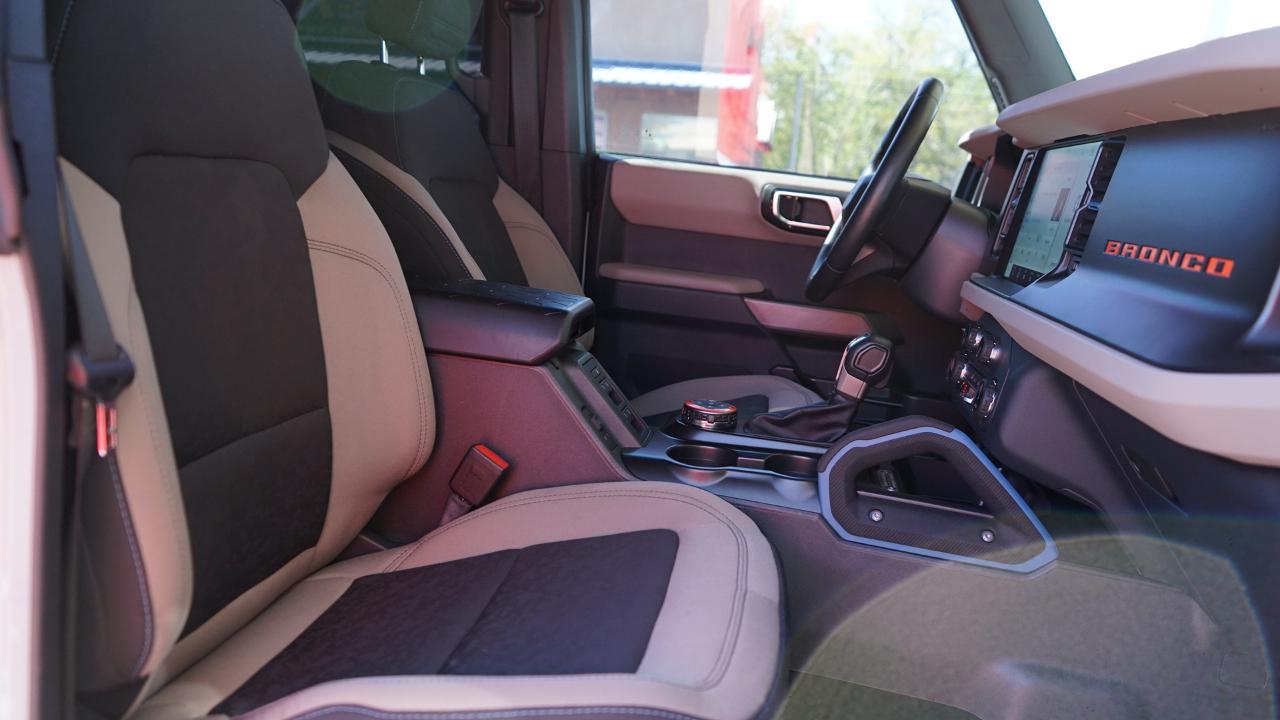 Ford Bronco Base 4-Door w/Advanced 2022