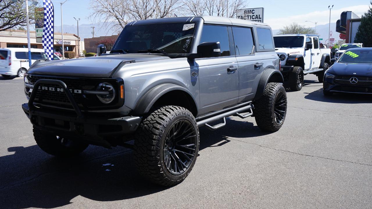 Ford Bronco Base 4-Door w/Advanced 2023