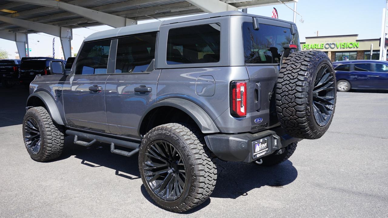 Ford Bronco Base 4-Door w/Advanced 2023