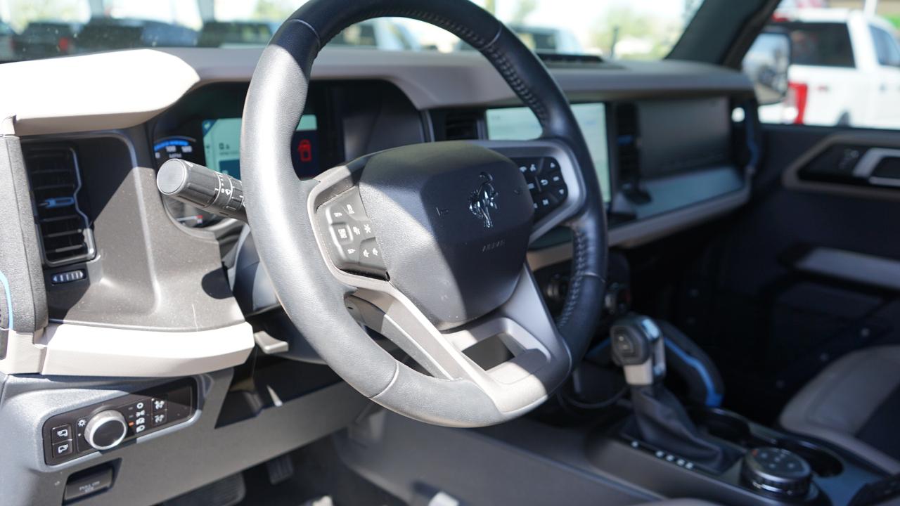 Ford Bronco Base 4-Door w/Advanced 2023