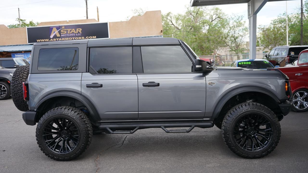 Ford Bronco Base 4-Door w/Advanced 2023
