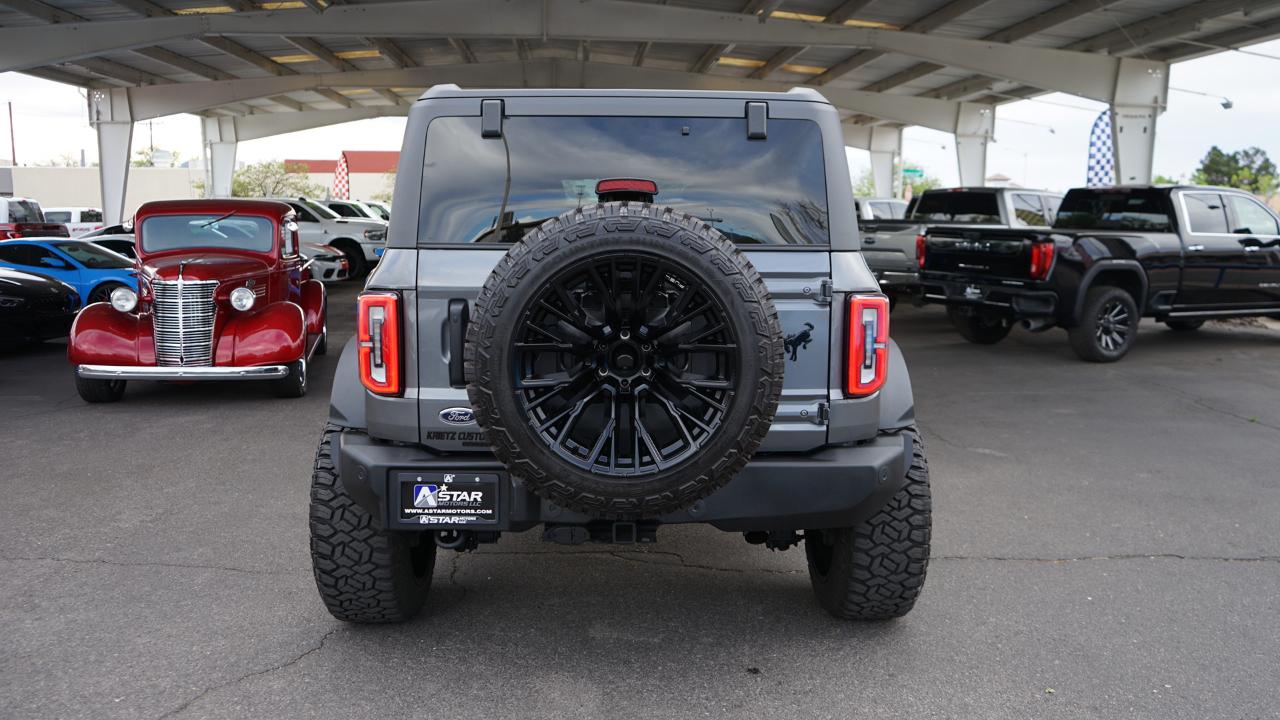Ford Bronco Base 4-Door w/Advanced 2023