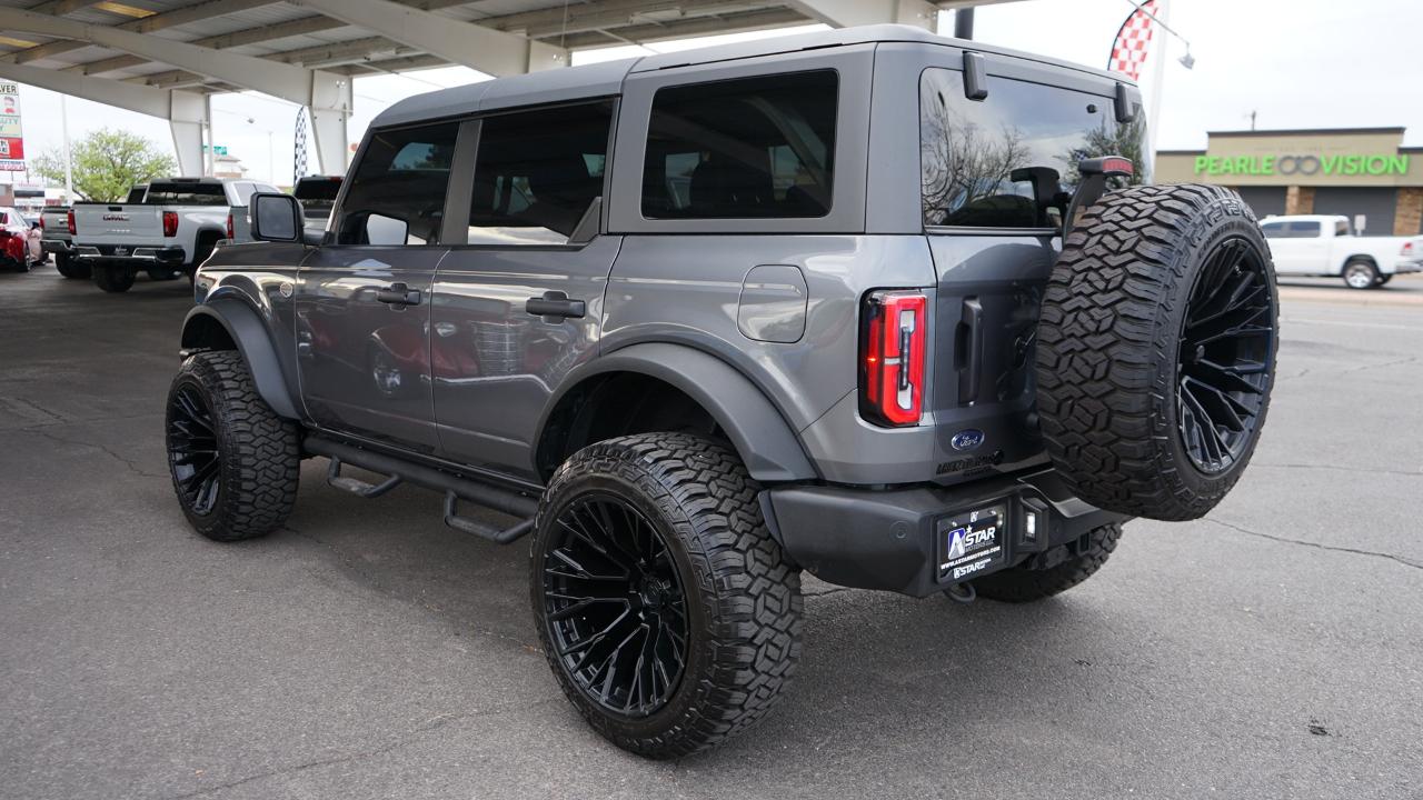 Ford Bronco Base 4-Door w/Advanced 2023