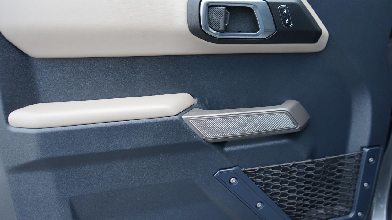 Ford Bronco Base 4-Door w/Advanced 2023