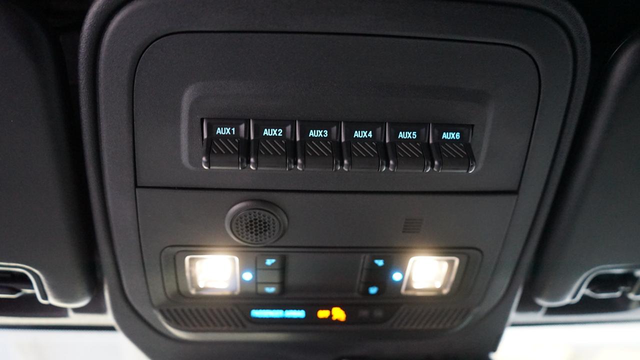 Ford Bronco Base 4-Door w/Advanced 2023