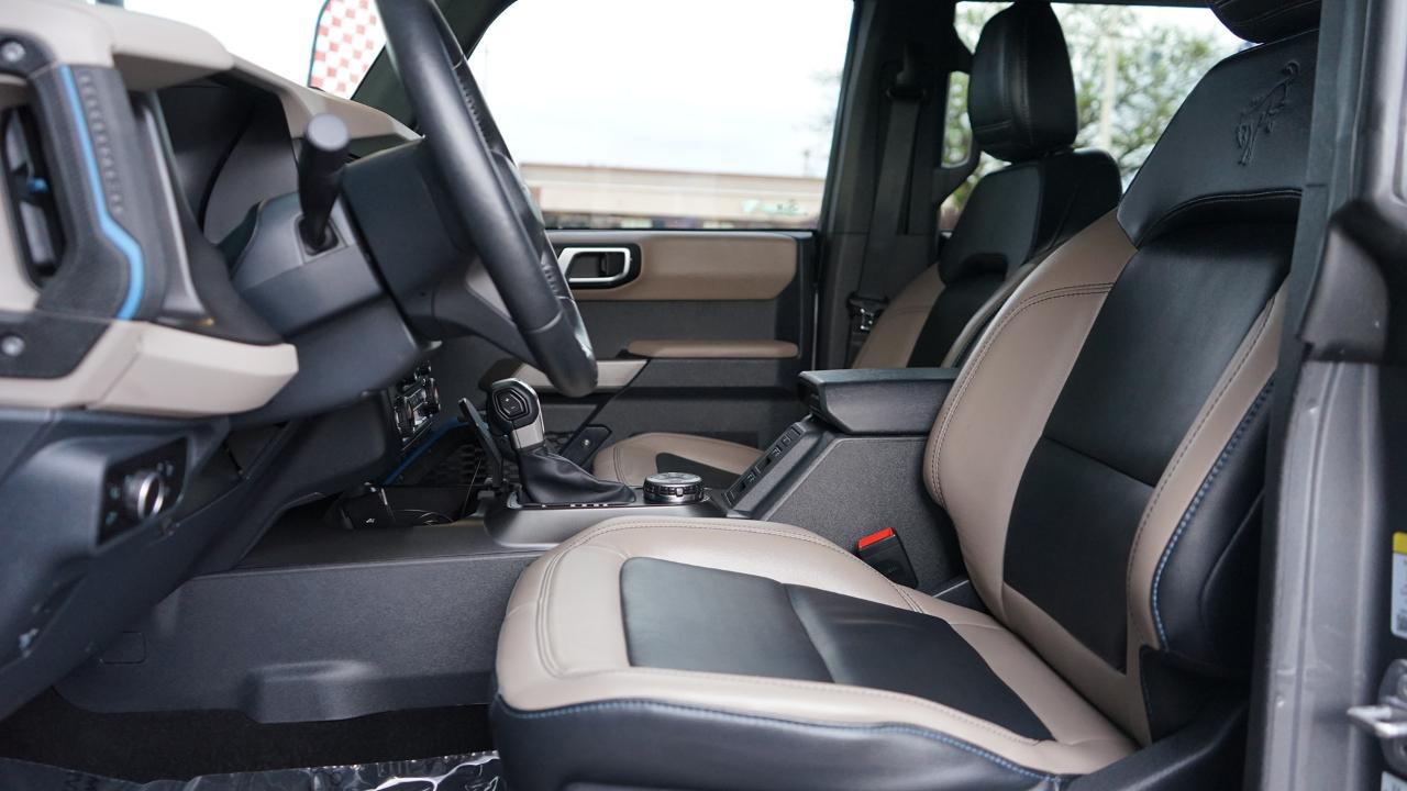 Ford Bronco Base 4-Door w/Advanced 2023