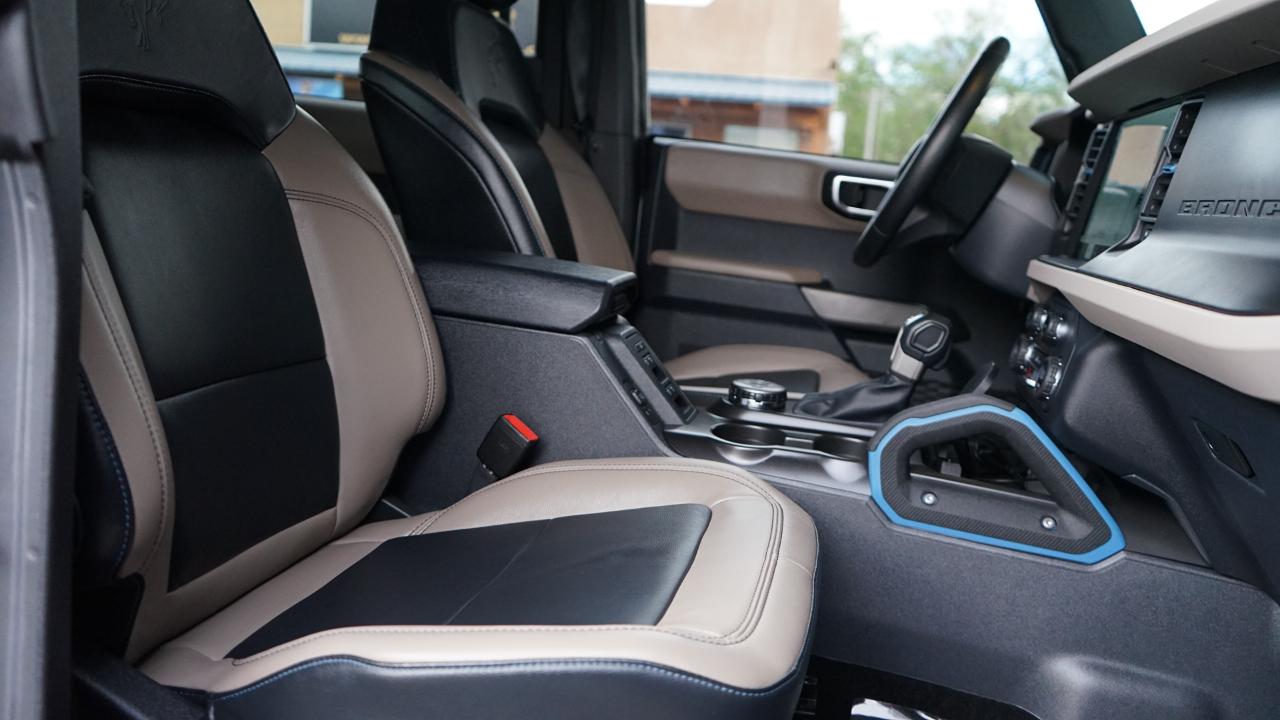 Ford Bronco Base 4-Door w/Advanced 2023