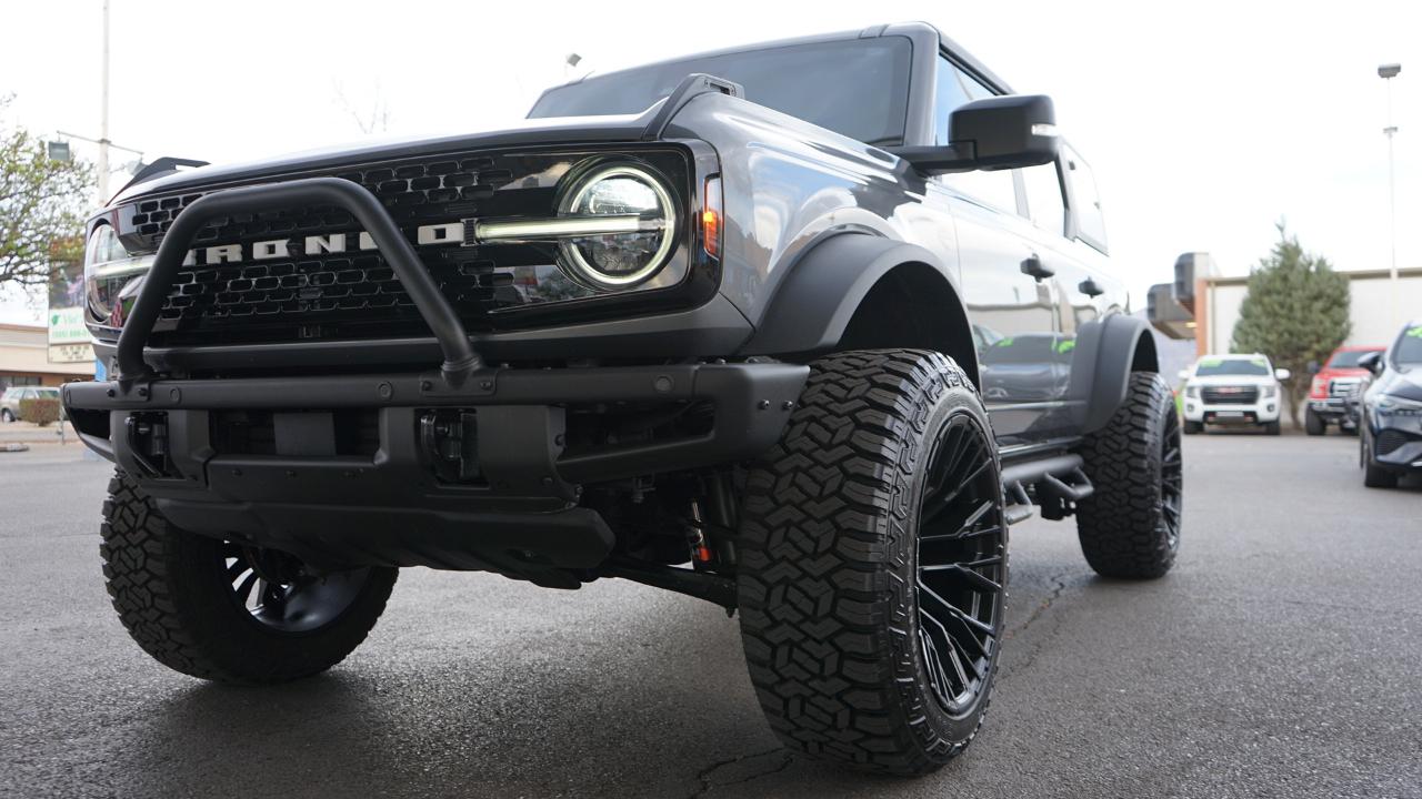 Ford Bronco Base 4-Door w/Advanced 2023