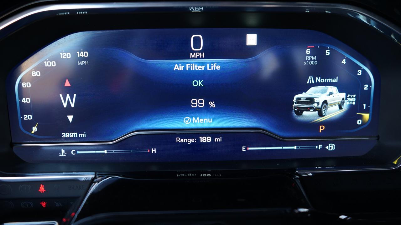 Chevrolet Silverado 1500 Trail Boss LT Crew Cab 4WD 2023