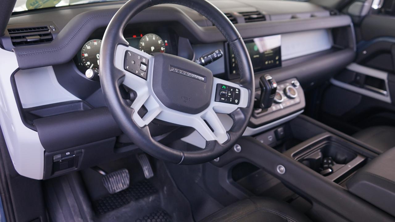Land Rover Defender P300 110 S 2024