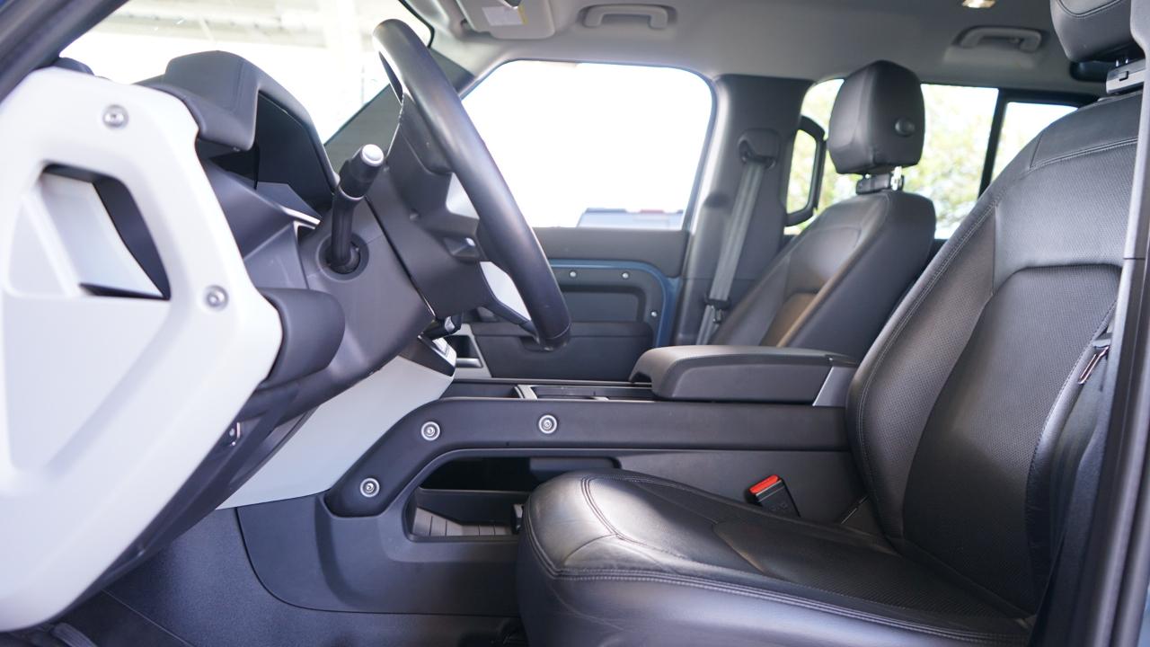 Land Rover Defender P300 110 S 2024