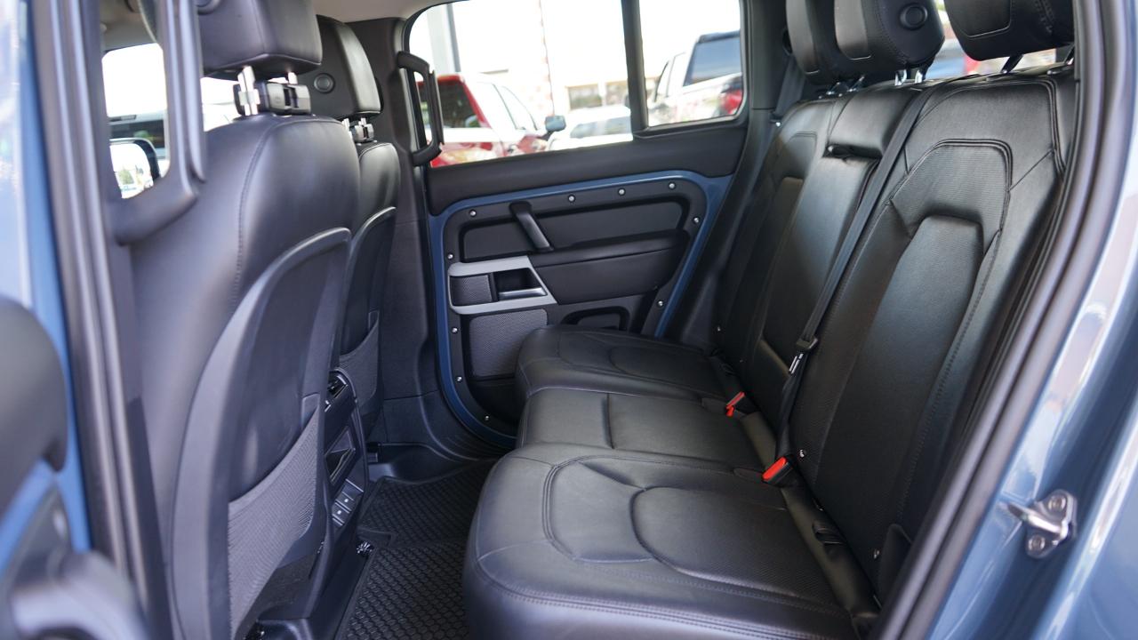 Land Rover Defender P300 110 S 2024