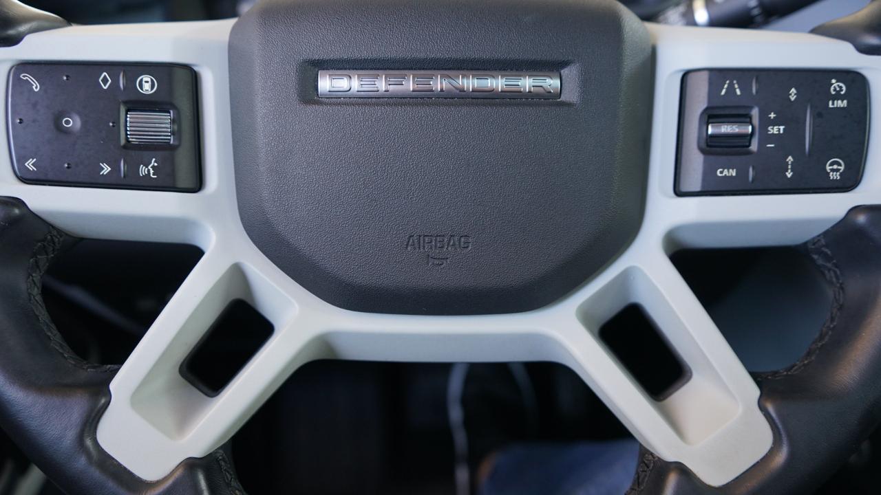 Land Rover Defender P300 110 S 2024