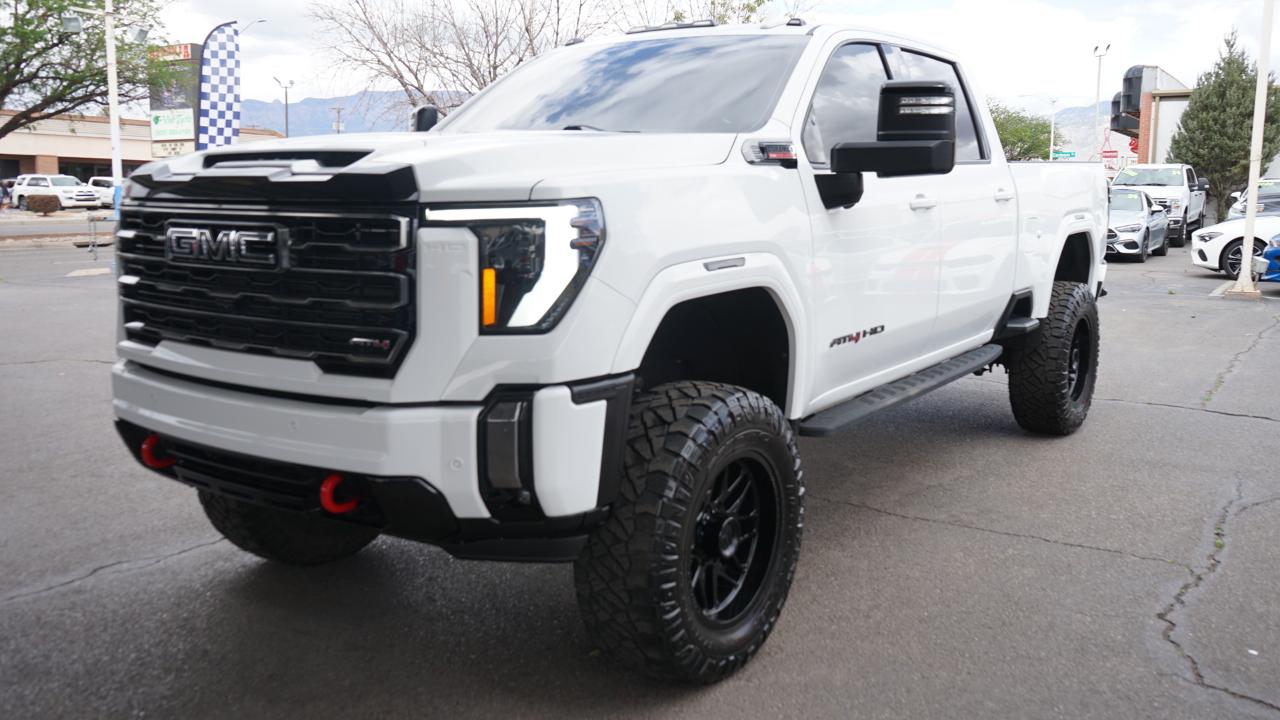 GMC Sierra 2500HD AT4 Crew Cab 4WD 2024
