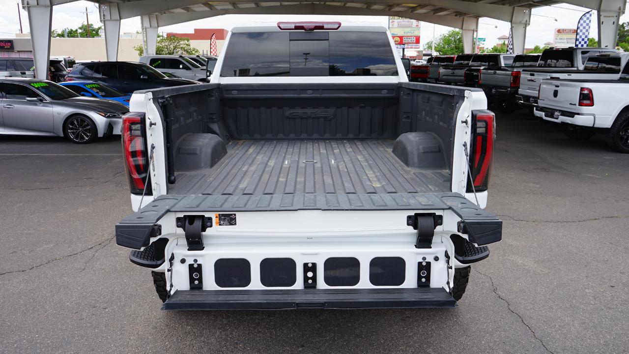 GMC Sierra 2500HD AT4 Crew Cab 4WD 2024