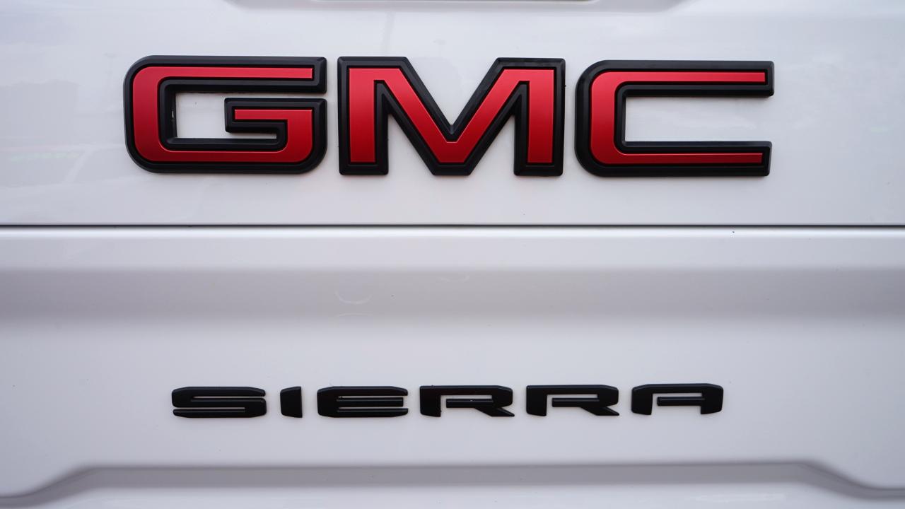 GMC Sierra 2500HD AT4 Crew Cab 4WD 2024