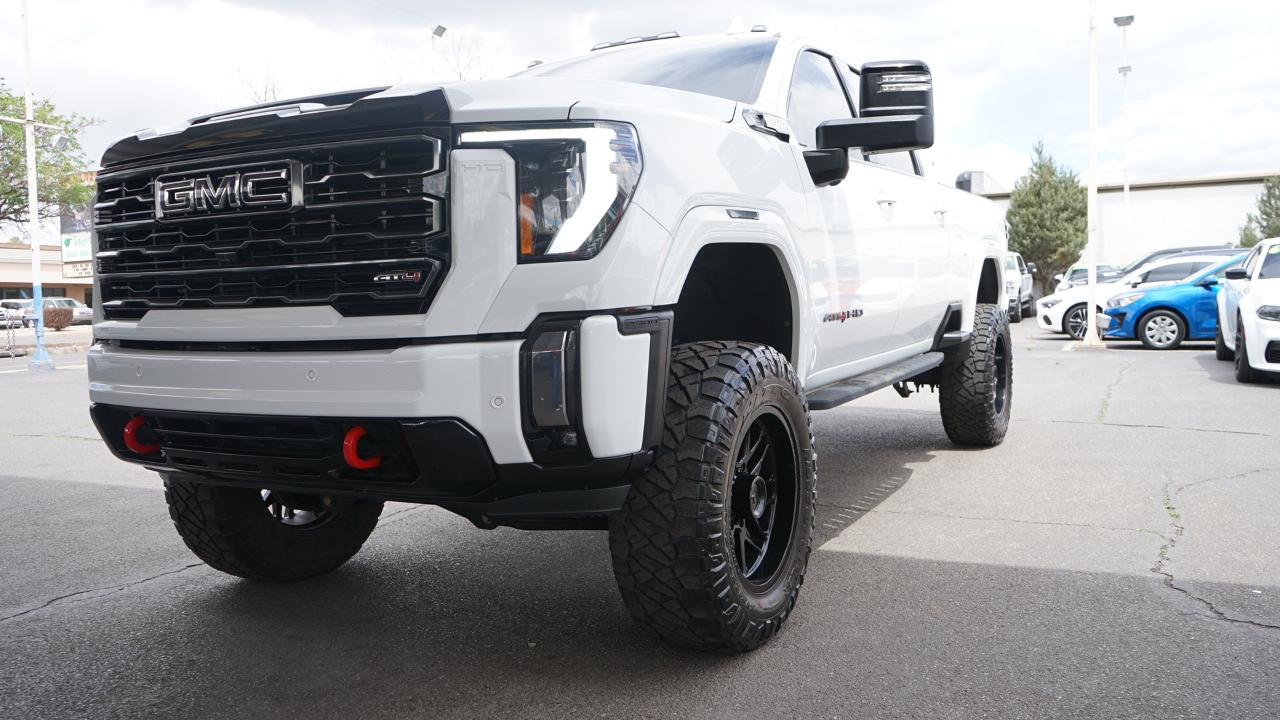 GMC Sierra 2500HD AT4 Crew Cab 4WD 2024