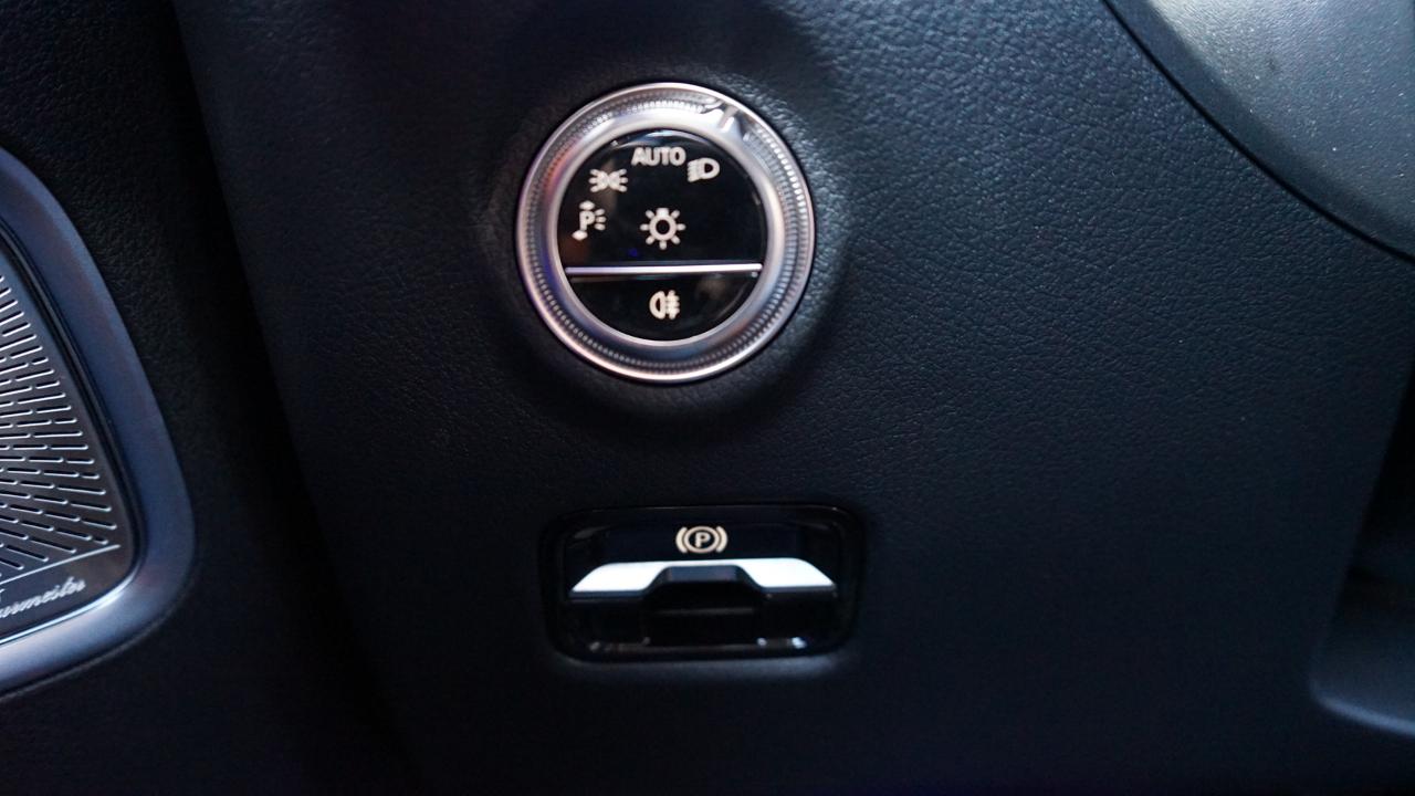 Mercedes-Benz C-Class C300 Sedan 2025