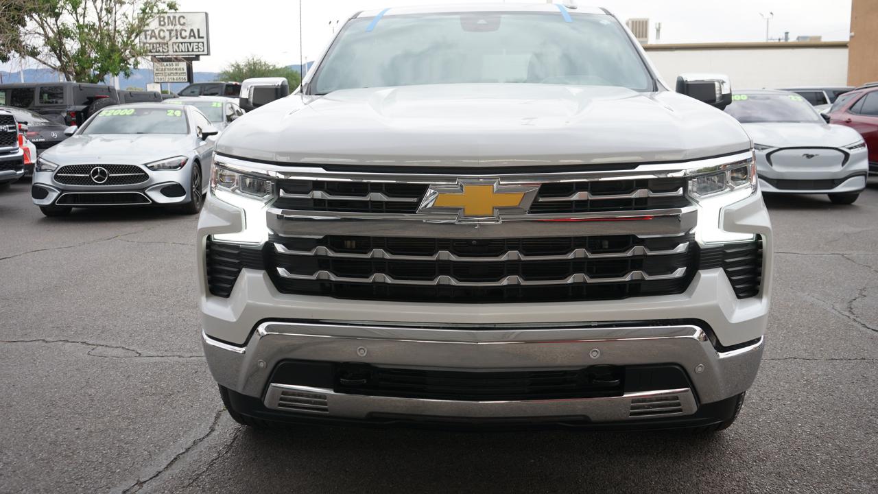 Chevrolet Silverado 1500 LTZ Crew Cab 4WD 2023