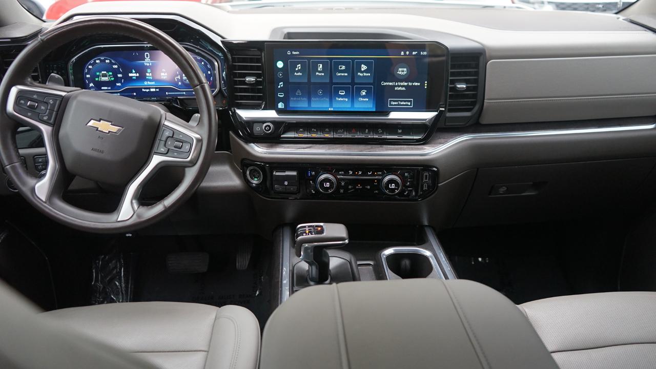 Chevrolet Silverado 1500 LTZ Crew Cab 4WD 2023