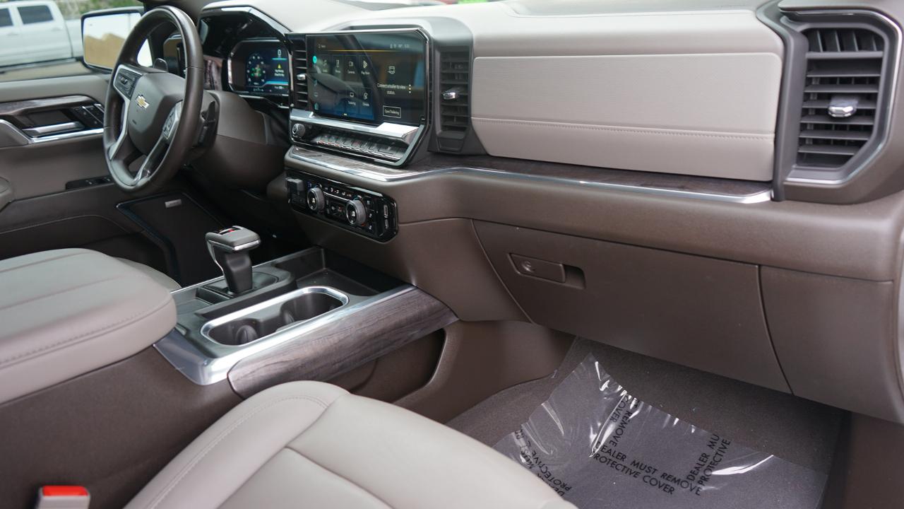 Chevrolet Silverado 1500 LTZ Crew Cab 4WD 2023