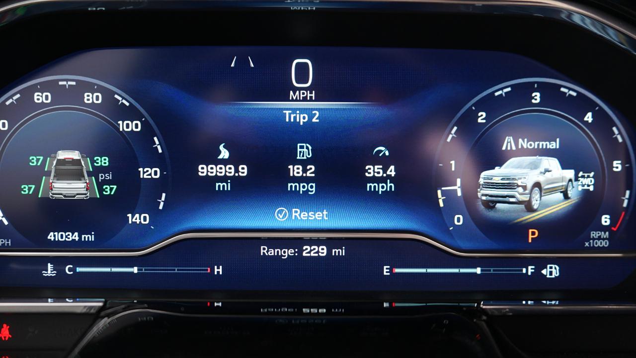 Chevrolet Silverado 1500 LTZ Crew Cab 4WD 2023