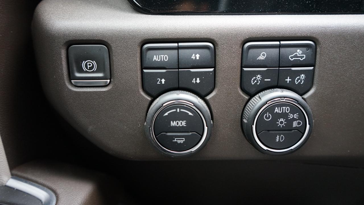 Chevrolet Silverado 1500 LTZ Crew Cab 4WD 2023