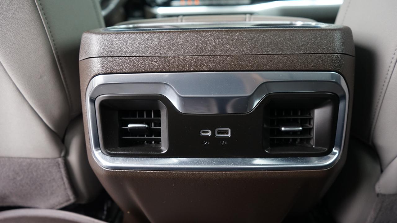 Chevrolet Silverado 1500 LTZ Crew Cab 4WD 2023