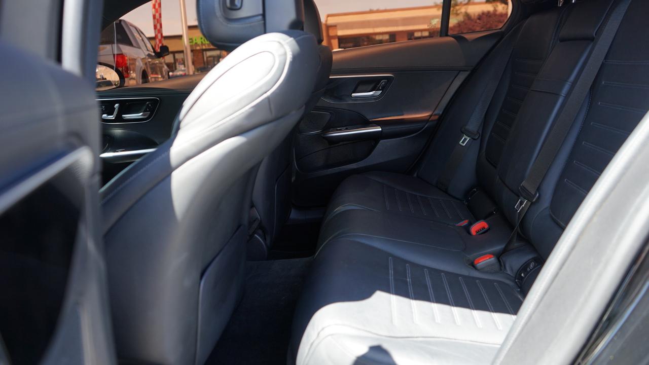 Mercedes-Benz C-Class C300 4MATIC Sedan 2022