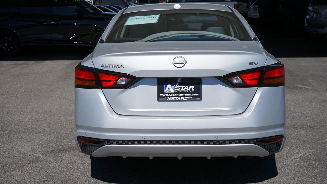 Nissan Altima 2.5 SV Sedan 2024