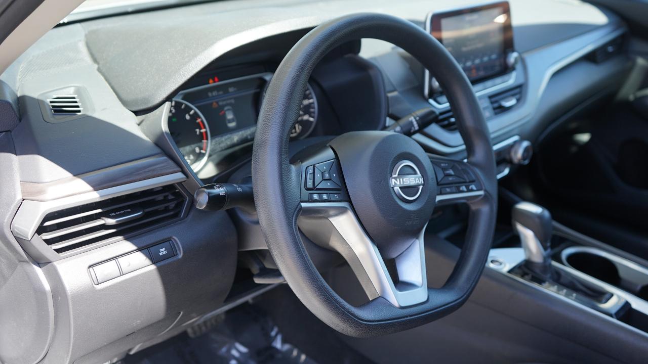 Nissan Altima 2.5 SV Sedan 2024