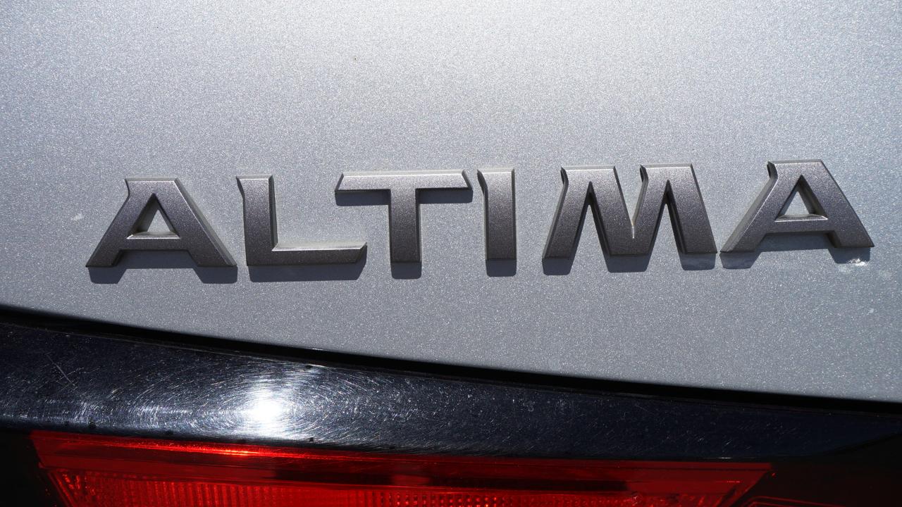 Nissan Altima 2.5 SV Sedan 2024