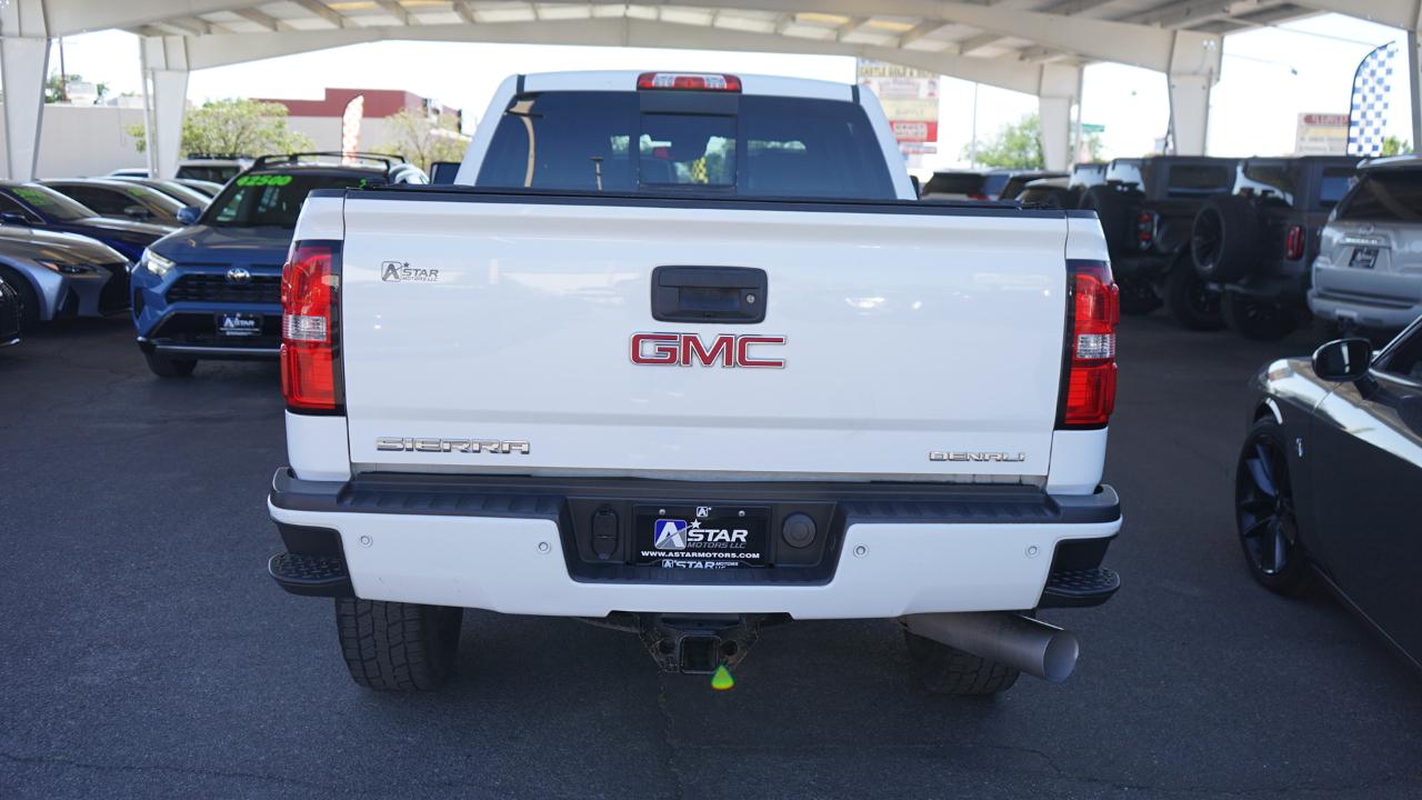 GMC Sierra 2500HD available WiFi 4WD Crew Cab 153.7" Denali 2015