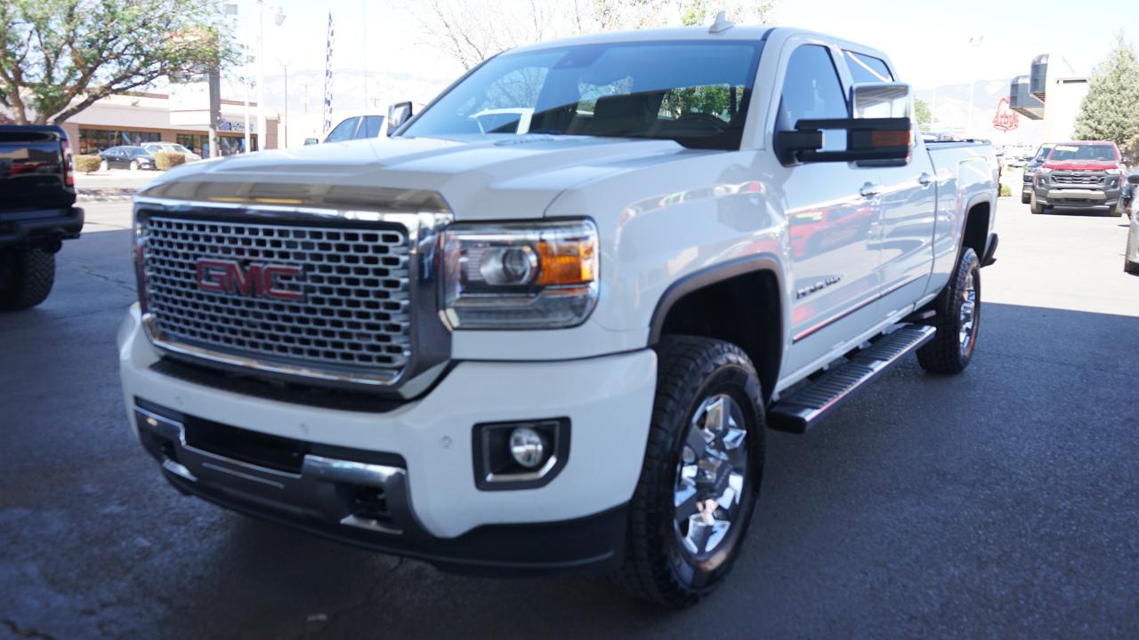 GMC Sierra 2500HD available WiFi 4WD Crew Cab 153.7" Denali 2015