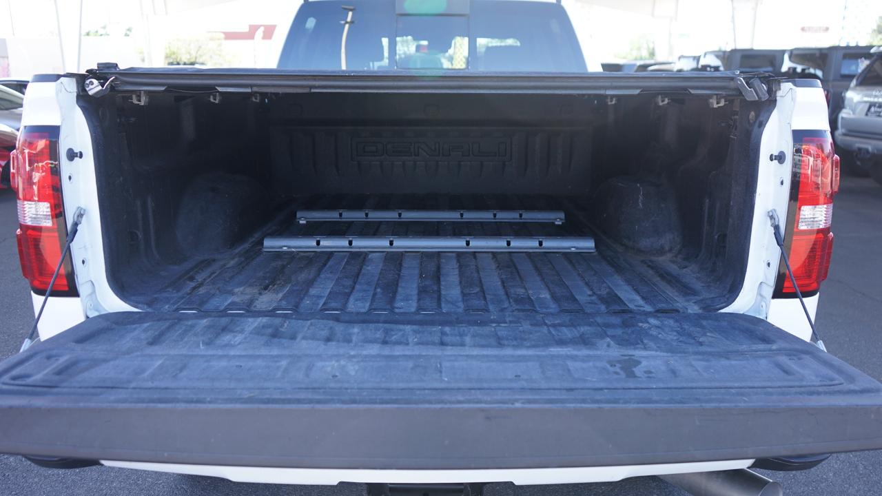 GMC Sierra 2500HD available WiFi 4WD Crew Cab 153.7" Denali 2015