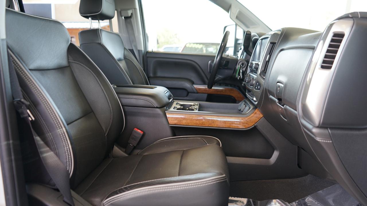 Chevrolet Silverado 3500HD 4WD Crew Cab 167.7" High Country 2019