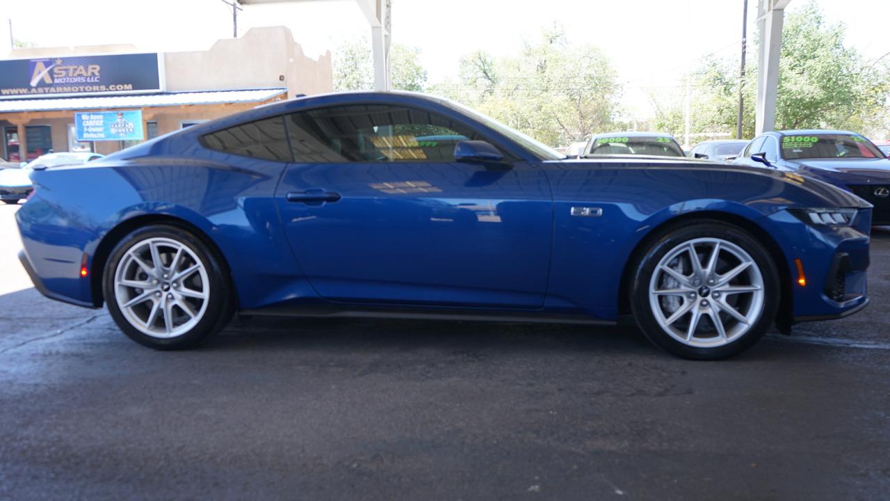 Ford Mustang GT Fastback 2024