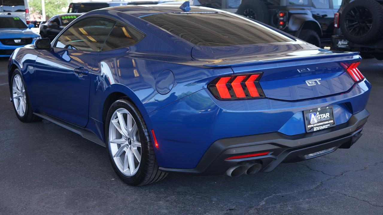 Ford Mustang GT Fastback 2024