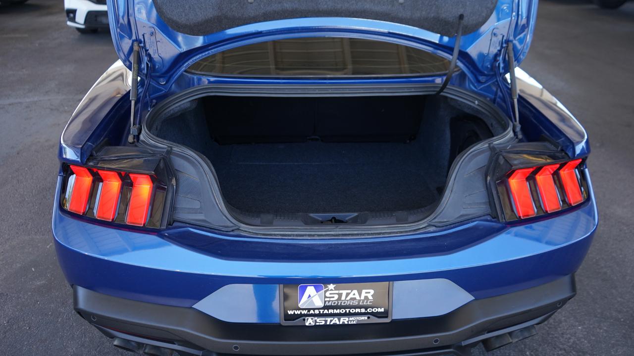 Ford Mustang GT Fastback 2024