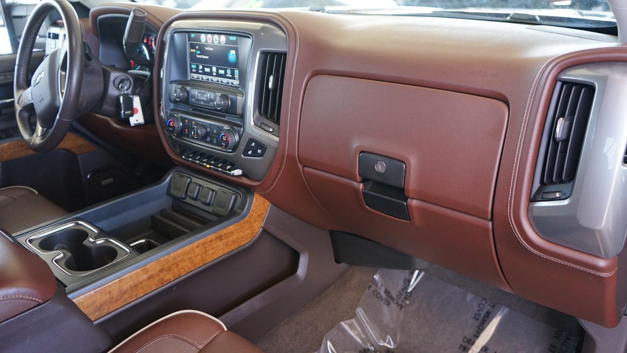 Chevrolet Silverado 3500HD 4WD Crew Cab 167.7" High Country 2016