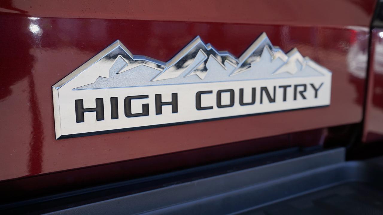 Chevrolet Silverado 3500HD 4WD Crew Cab 167.7" High Country 2016
